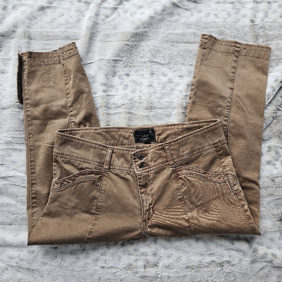 Santuary Brown Crop Pants Button Detail and Pocket Detail 31 - Picture 2 of 8